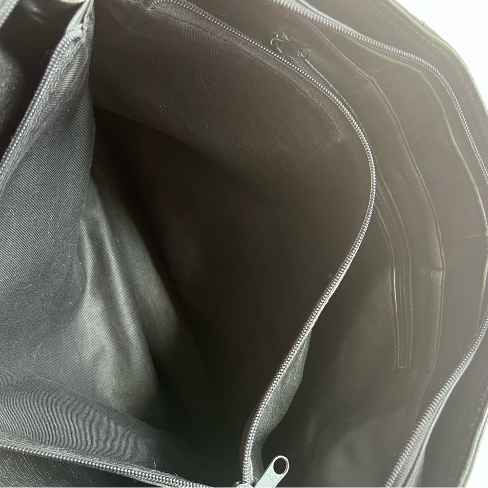 Bossino Black Leather Bag - Picture 9 of 13